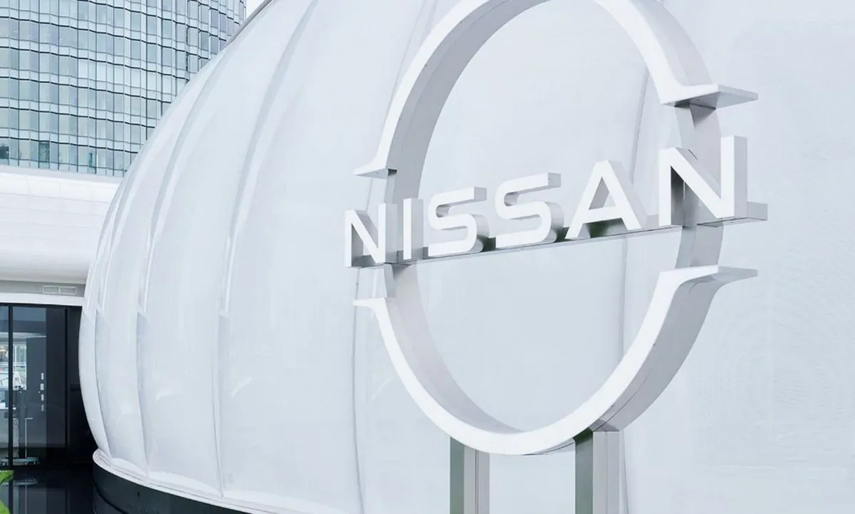 Акції Nissan впали після продажу Mercedes-Benz своєї частки
