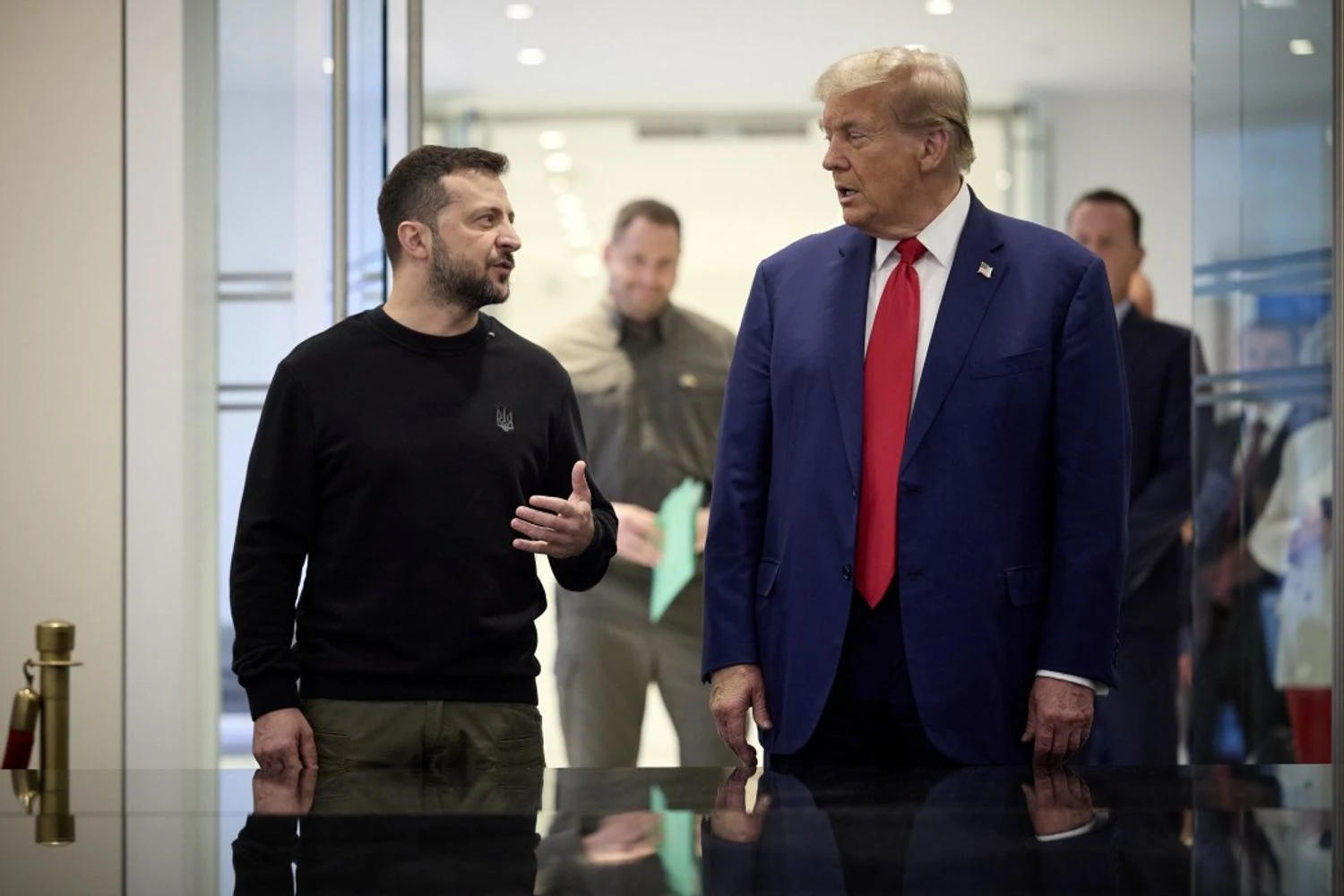 На тлі заяв Трампа про "наступ" Україна розглядає зустріч у п