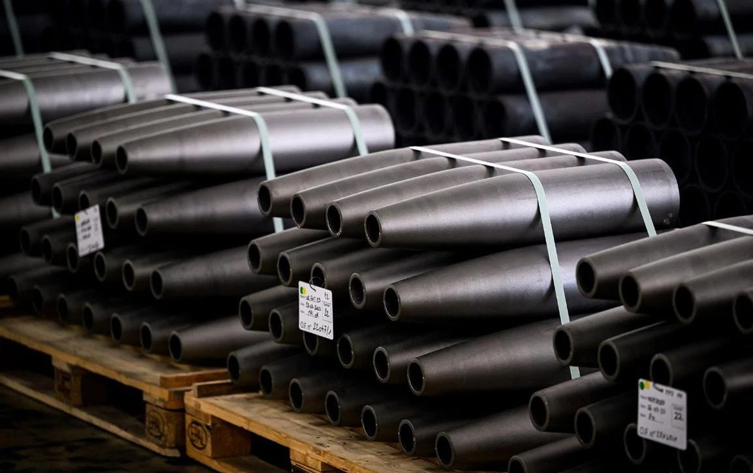 Чехія виконала ціль щодо поставки 1,8 млн великокаліберних снарядів Україні - Фіала