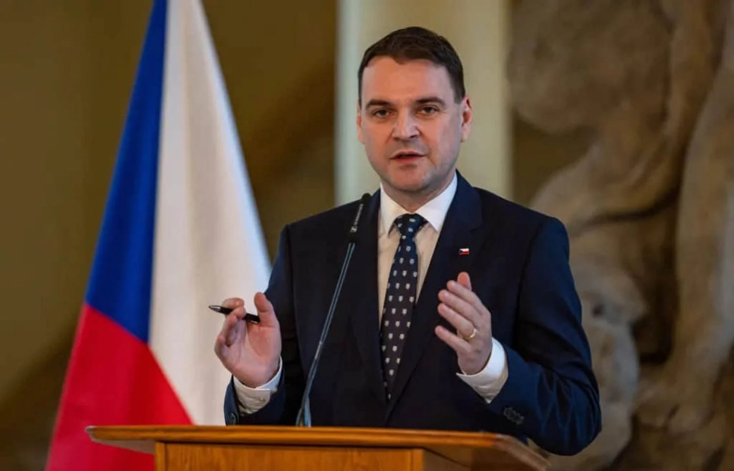 Політичний скандал із шантажем: глава МЗС Чехії планує ігнорувати президента Павела та його канцелярію