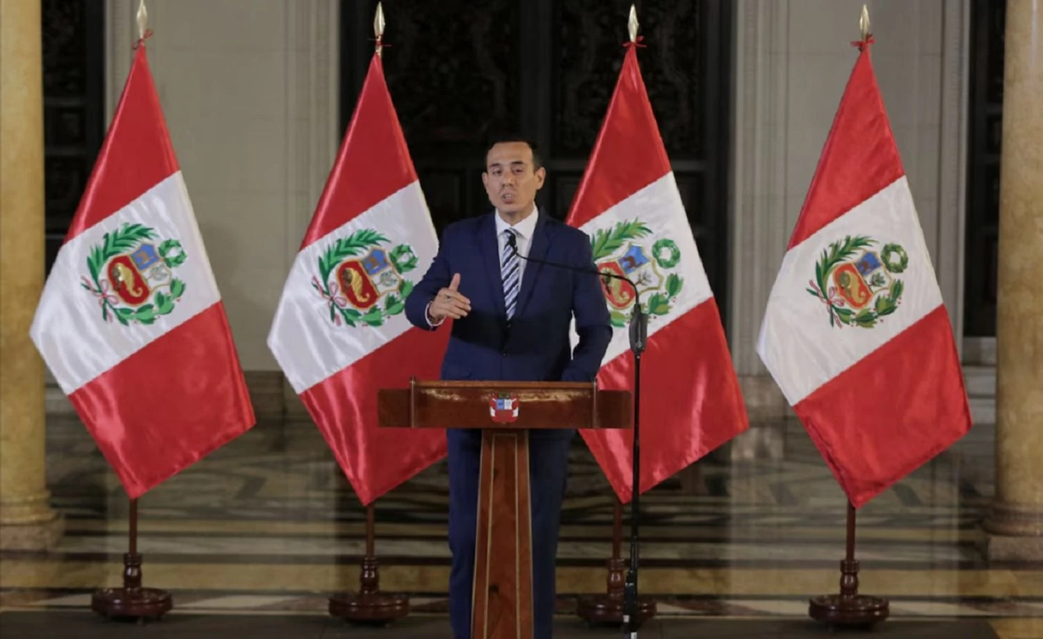 Парламент Перу усунув тимчасового президента Хосе Хері з посади