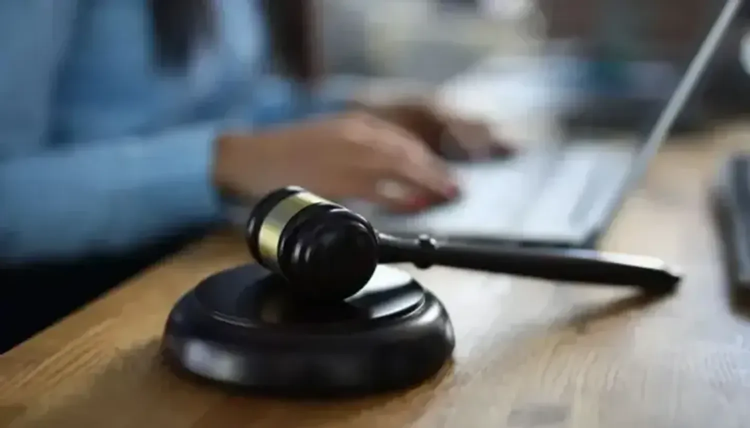 Шість годин катували кримчанина, вибиваючи