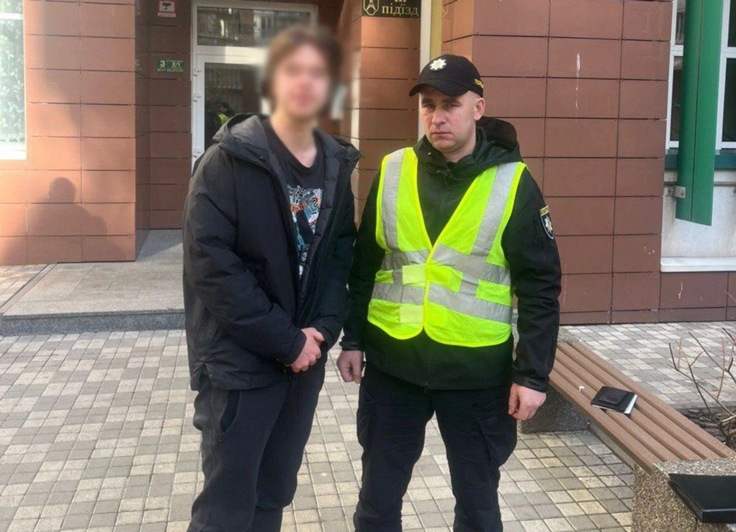 У Києві двох блогерів покарали за відео у поліцейській формі