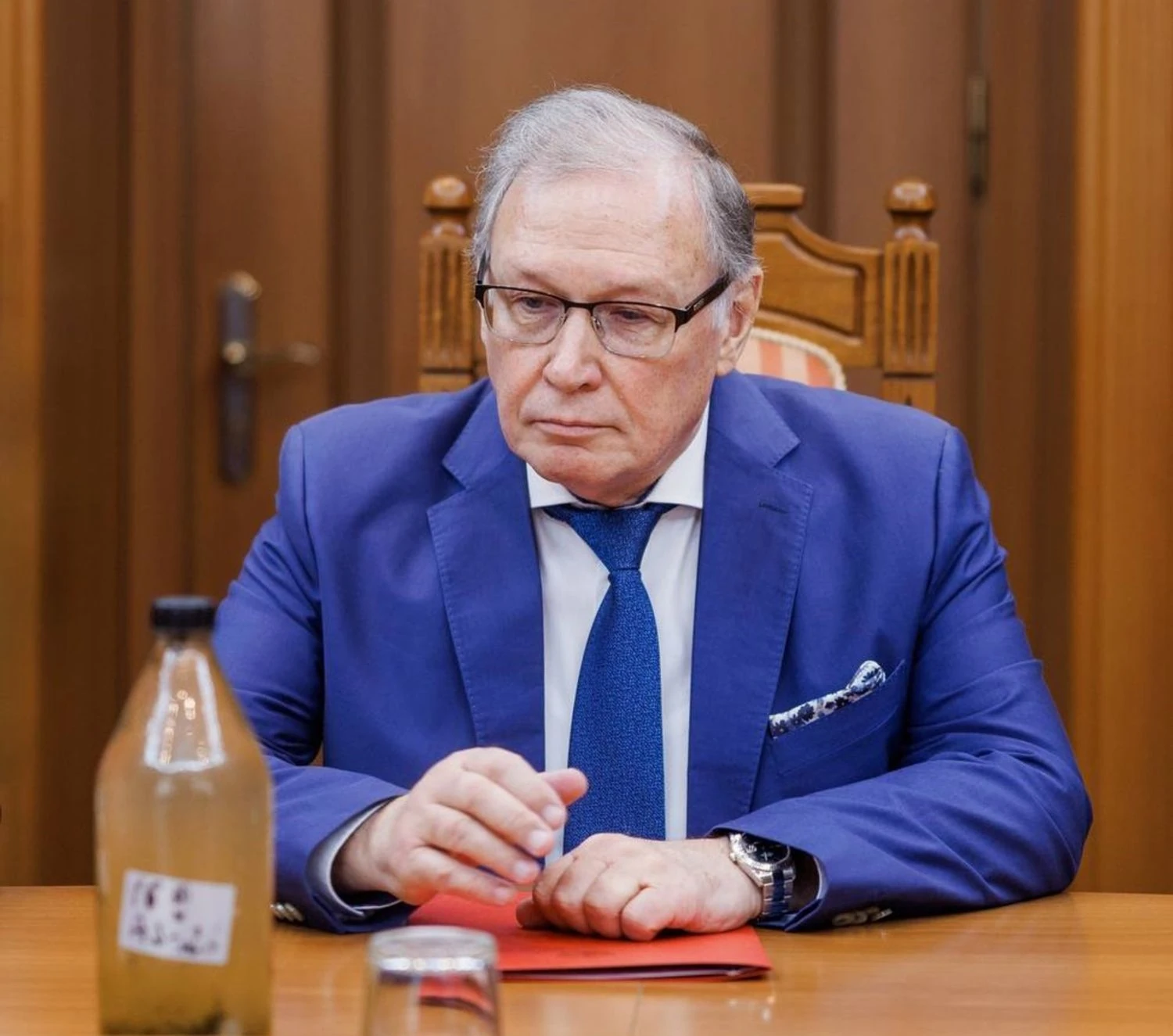 Послу рф у Молдові вручили ноту протесту та пляшку брудної води з Дністра