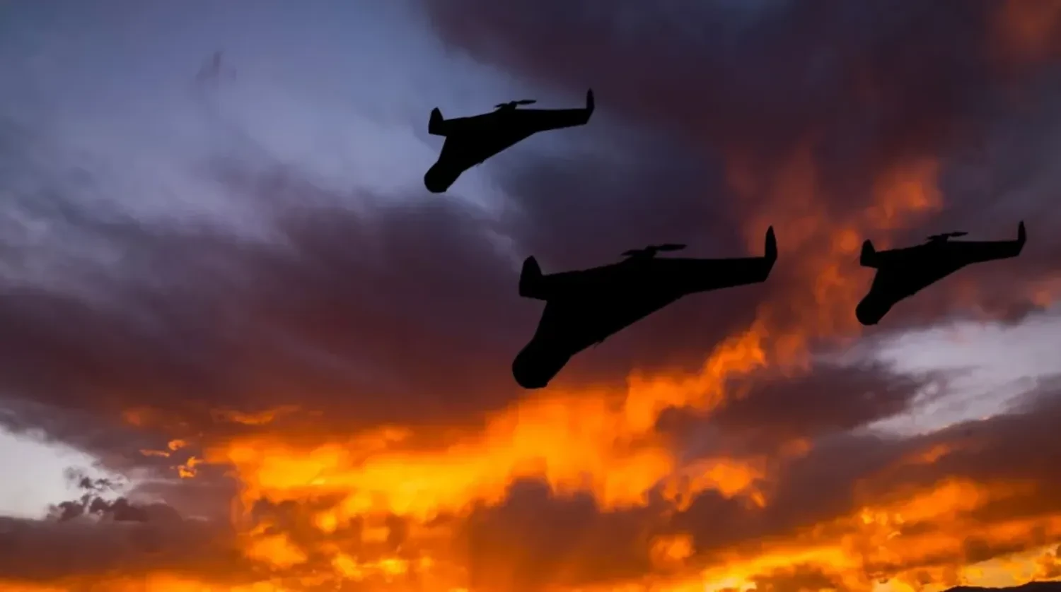 Ворог під ранок атакував Харків "шахедами": спалахнула пожежа, загорілися кілька авто