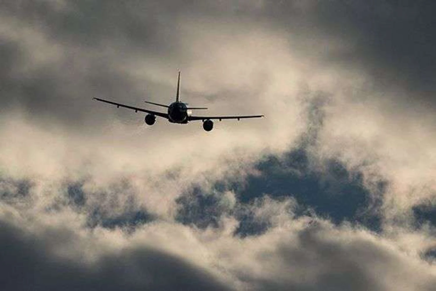 Бахрейн відкриває повітряний простір на тлі припинення вогню між США та Іраном