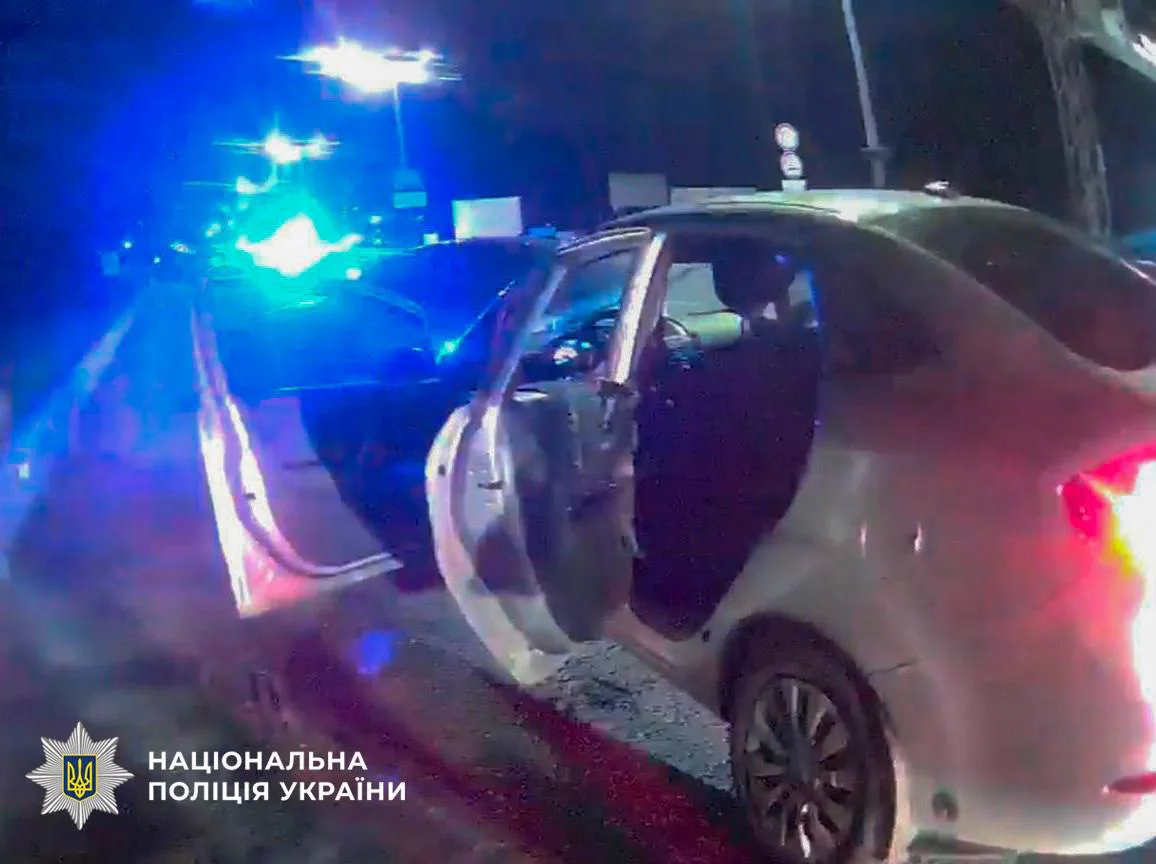 У Києві підліток на авто бабусі влаштував нічні перегони із друзями, відкрито провадження