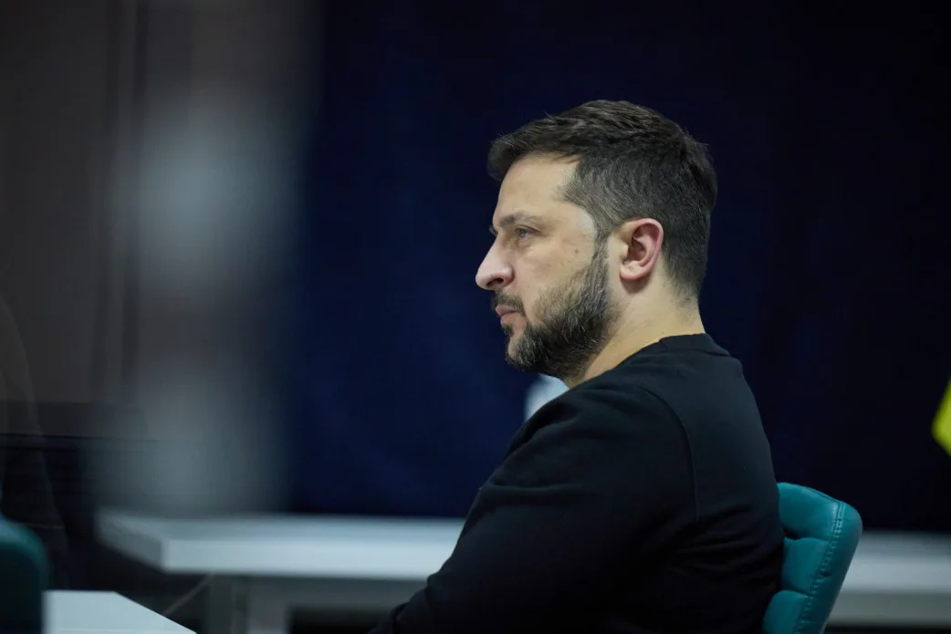 Зеленський: парад 9 травня у москві вперше за багато років без військової техніки, та українські дрони можуть пролетіти