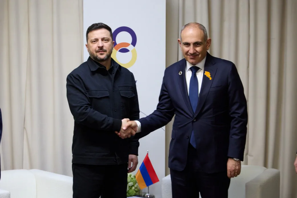 "Паніка і злість" – як у росії реагують на візит Зеленського до Вірменії
