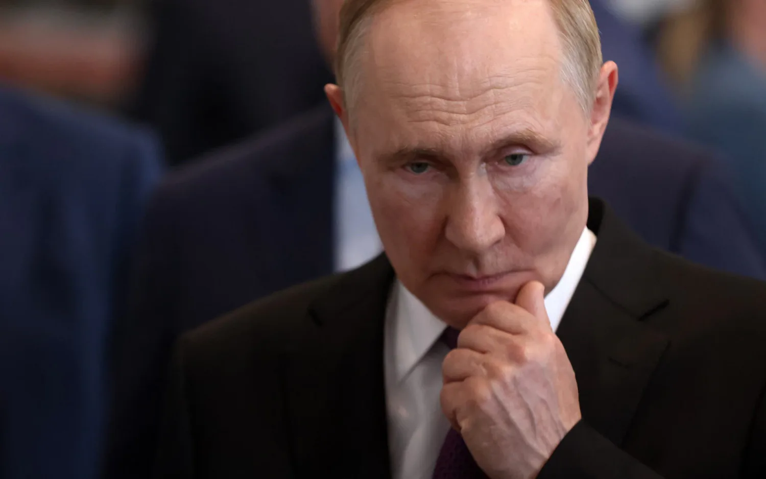 росіяни вперше почали уявляти майбутнє без путіна - The Economist