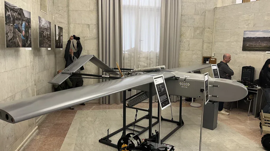 Дрони FP–2, оснащені ракетами, відкривають нову тактику ведення повітряних атак та пробивають російську ППО