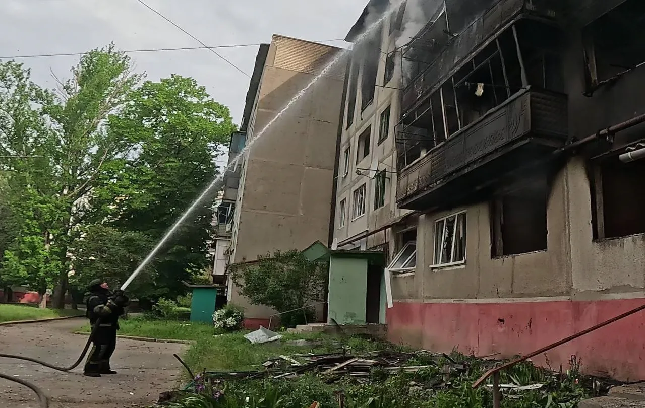 російський авіаудар по Дружківці забрав життя людини та спричинив пожежі