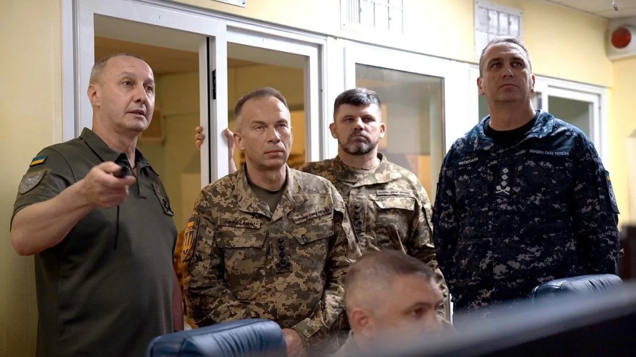 Сирський на півдні наказав посилити ППО для захисту морського коридору