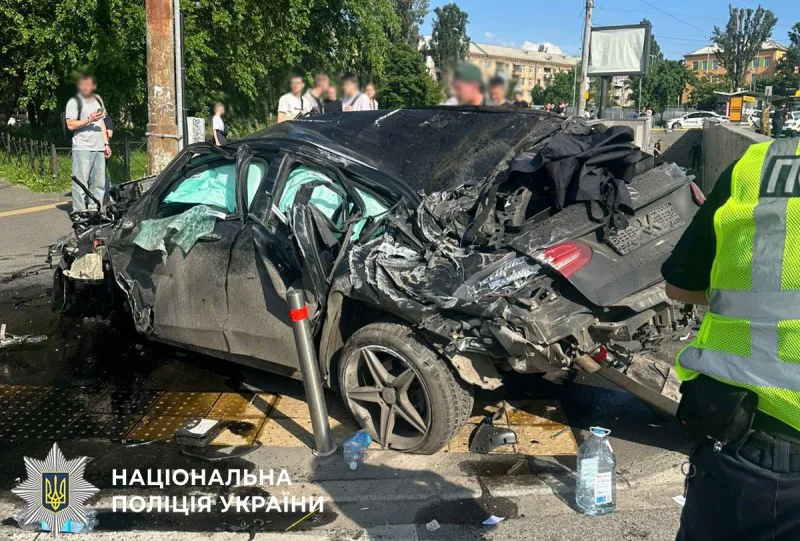 У Києві затримано водія Mercedes за ДТП з чотирма загиблими, він під конвоєм - поліція